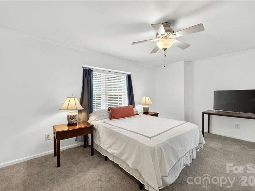 2229 Rexford Road, Charlotte, NC 28211.  MLS# CAR4390305, YatesRealty ID 1602. 