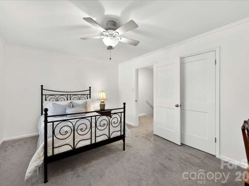 2229 Rexford Road, Charlotte, NC 28211.  MLS# CAR4390305, YatesRealty ID 1602. 