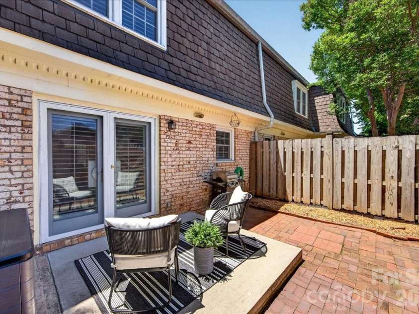 2229 Rexford Road, Charlotte, NC 28211.  MLS# CAR4390305, YatesRealty ID 1602. 