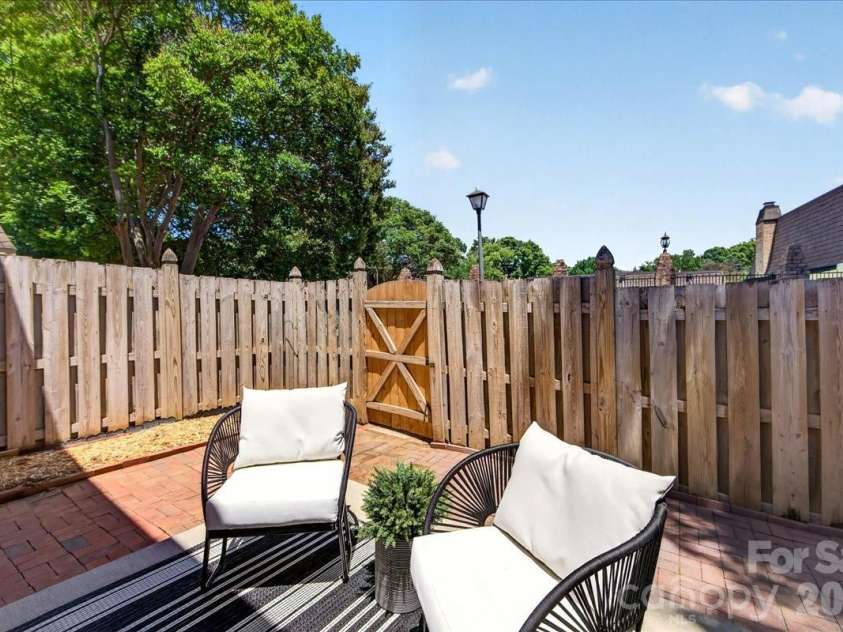 2229 Rexford Road, Charlotte, NC 28211.  MLS# CAR4390305, YatesRealty ID 1602. 