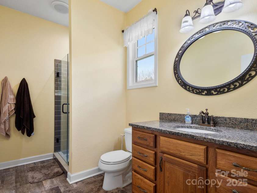 39 Sunnie Rae Lane, Candler, NC 28715.  MLS# CAR4211201, YatesRealty ID 1602. Master Bath