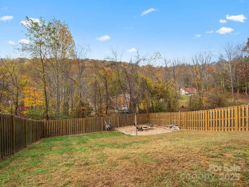 39 Sunnie Rae Lane, Candler, NC 28715.  MLS# CAR4211201, YatesRealty ID 1602. Private fenced in back yard