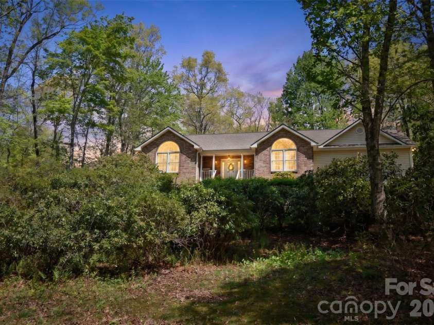 548 Thunder Road, Brevard, NC 28712.  MLS# CAR4374420, YatesRealty ID 16020. 