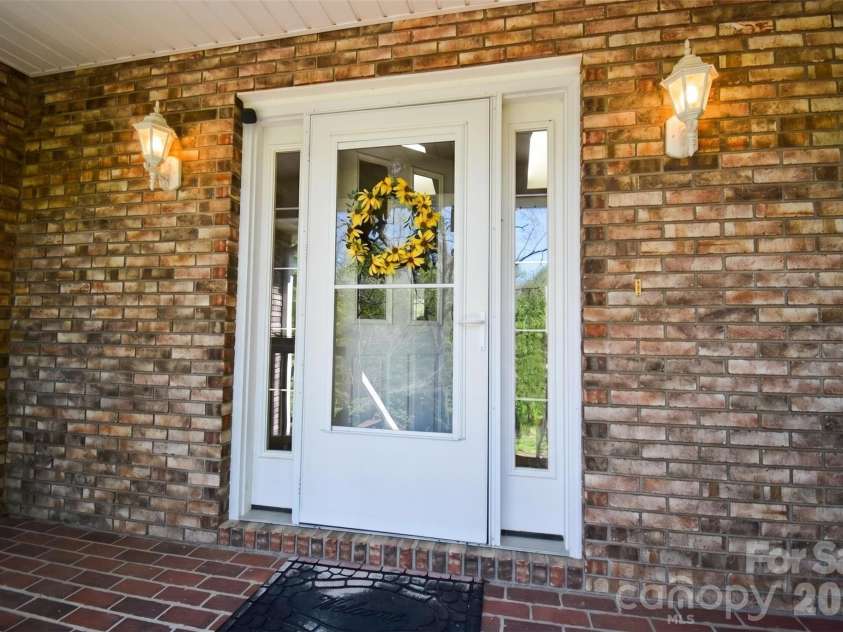 548 Thunder Road, Brevard, NC 28712.  MLS# CAR4374420, YatesRealty ID 16020. 