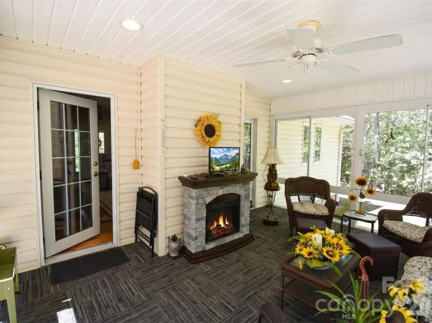 548 Thunder Road, Brevard, NC 28712.  MLS# CAR4374420, YatesRealty ID 16020. 