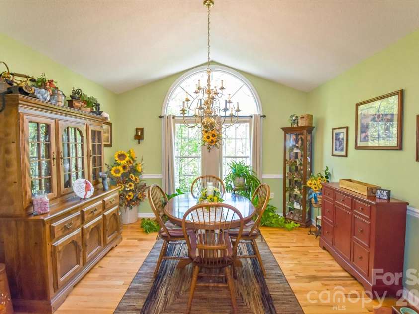 548 Thunder Road, Brevard, NC 28712.  MLS# CAR4374420, YatesRealty ID 16020. 