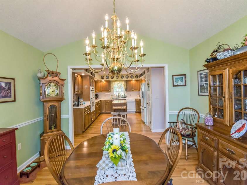 548 Thunder Road, Brevard, NC 28712.  MLS# CAR4374420, YatesRealty ID 16020. 