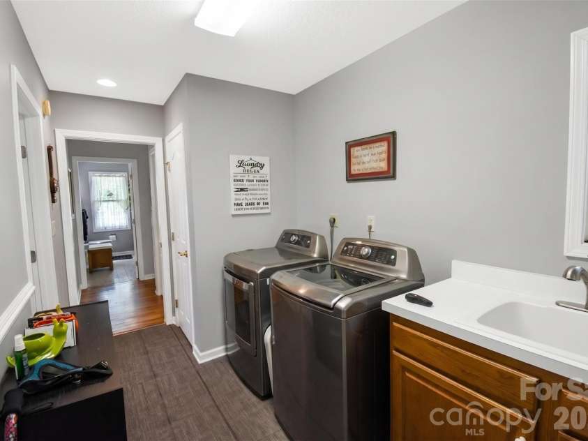 548 Thunder Road, Brevard, NC 28712.  MLS# CAR4374420, YatesRealty ID 16020. 