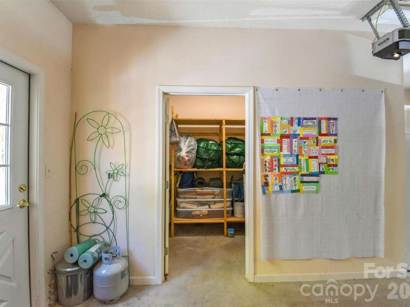 548 Thunder Road, Brevard, NC 28712.  MLS# CAR4374420, YatesRealty ID 16020. 