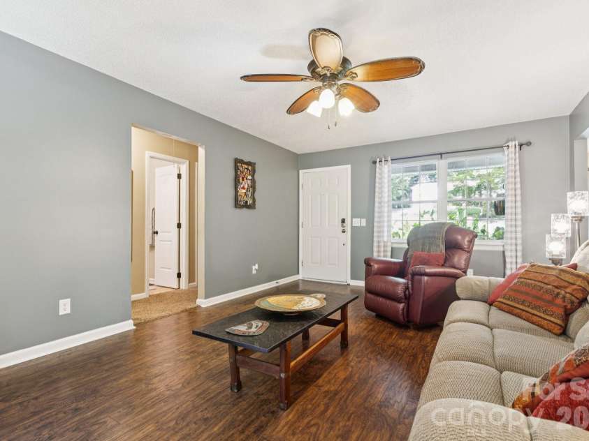 125 Mills Forest Lane, Mooresville, NC 28117.  MLS# CAR4374183, YatesRealty ID 16021. 