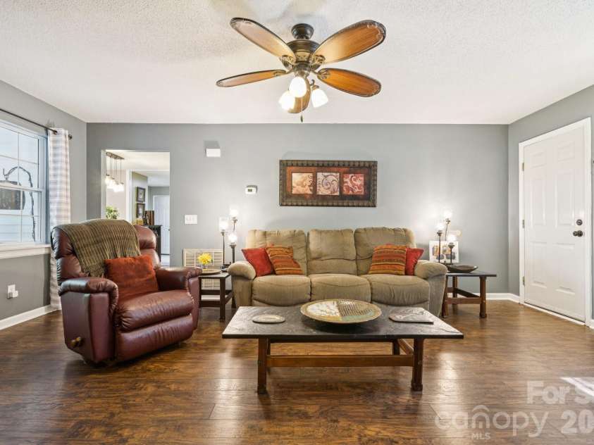 125 Mills Forest Lane, Mooresville, NC 28117.  MLS# CAR4374183, YatesRealty ID 16021. 