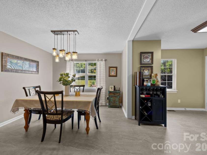125 Mills Forest Lane, Mooresville, NC 28117.  MLS# CAR4374183, YatesRealty ID 16021. 
