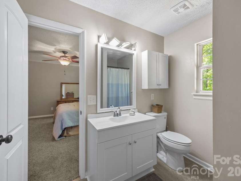 125 Mills Forest Lane, Mooresville, NC 28117.  MLS# CAR4374183, YatesRealty ID 16021. 