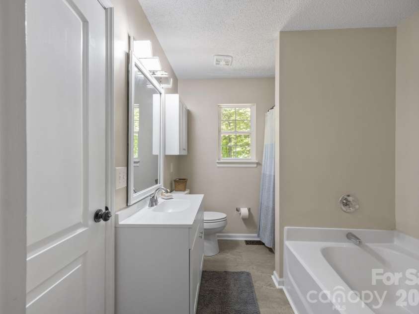 125 Mills Forest Lane, Mooresville, NC 28117.  MLS# CAR4374183, YatesRealty ID 16021. 