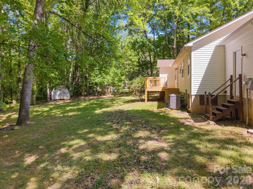 125 Mills Forest Lane, Mooresville, NC 28117.  MLS# CAR4374183, YatesRealty ID 16021. 