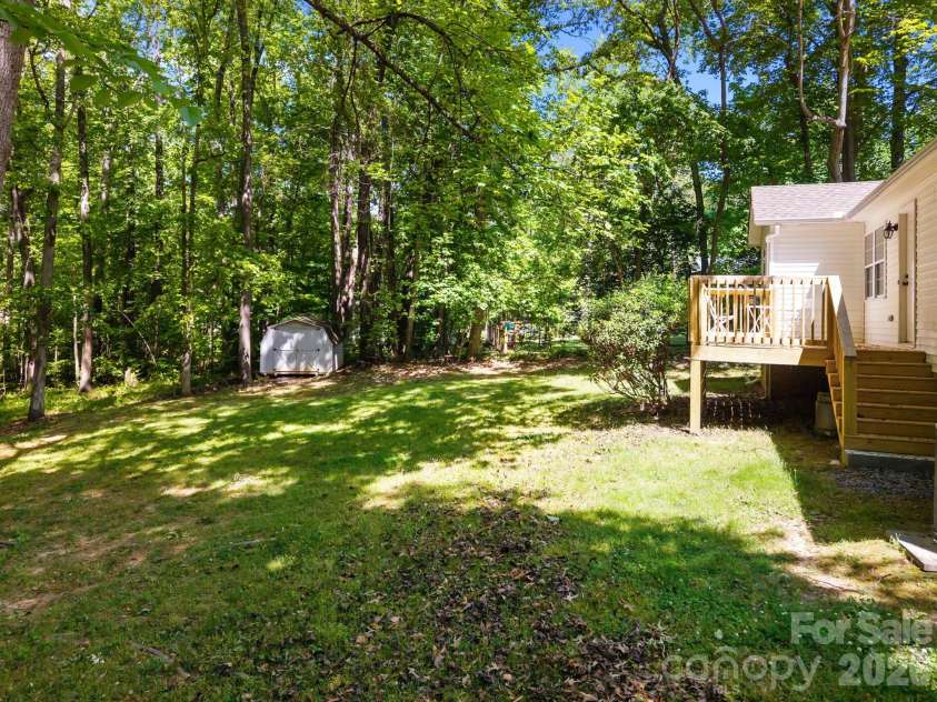 125 Mills Forest Lane, Mooresville, NC 28117.  MLS# CAR4374183, YatesRealty ID 16021. 