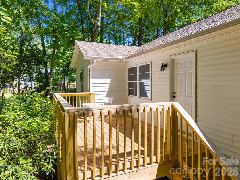 125 Mills Forest Lane, Mooresville, NC 28117.  MLS# CAR4374183, YatesRealty ID 16021. 