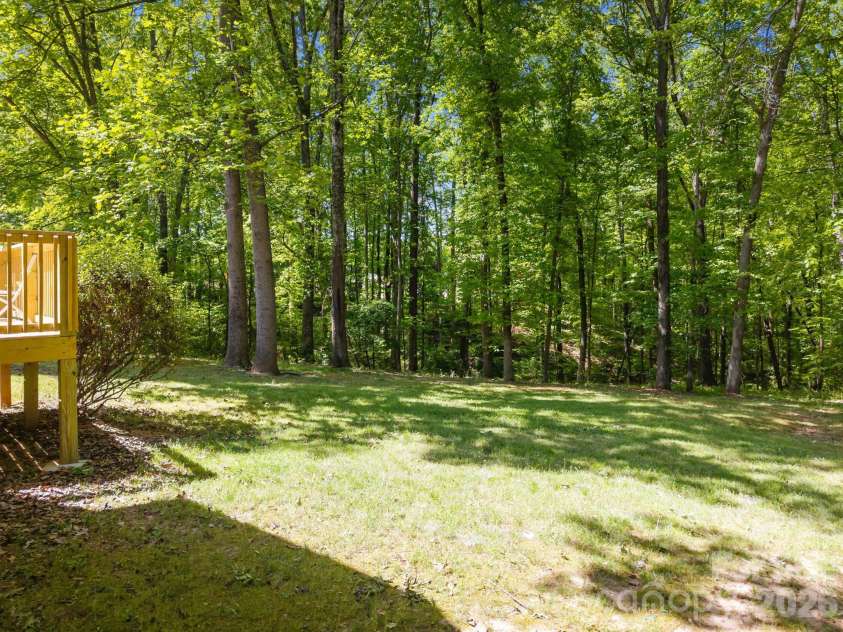 125 Mills Forest Lane, Mooresville, NC 28117.  MLS# CAR4374183, YatesRealty ID 16021. 