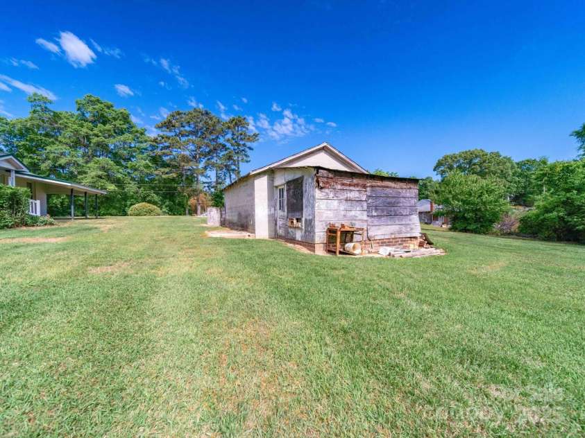 1470 Hilltop Street, Albemarle, NC 28001.  MLS# CAR4255092, YatesRealty ID 16022. 