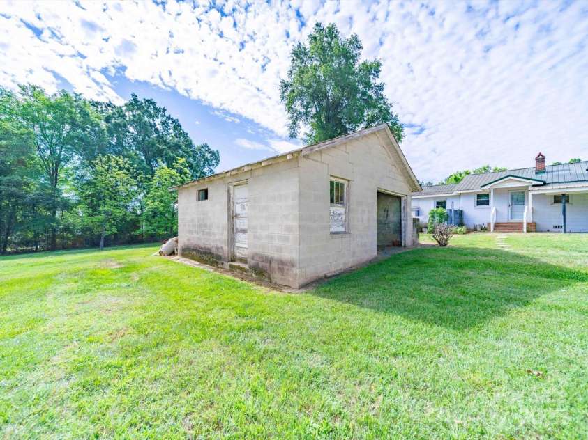1470 Hilltop Street, Albemarle, NC 28001.  MLS# CAR4255092, YatesRealty ID 16022. 