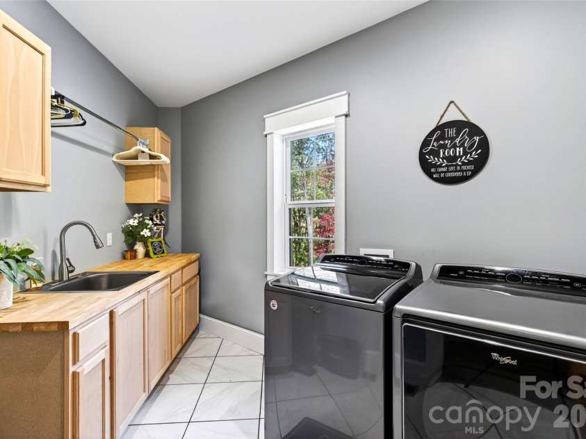 515 Marble Mine Road, Bakersville, NC 28705.  MLS# CAR4374964, YatesRealty ID 16023. 