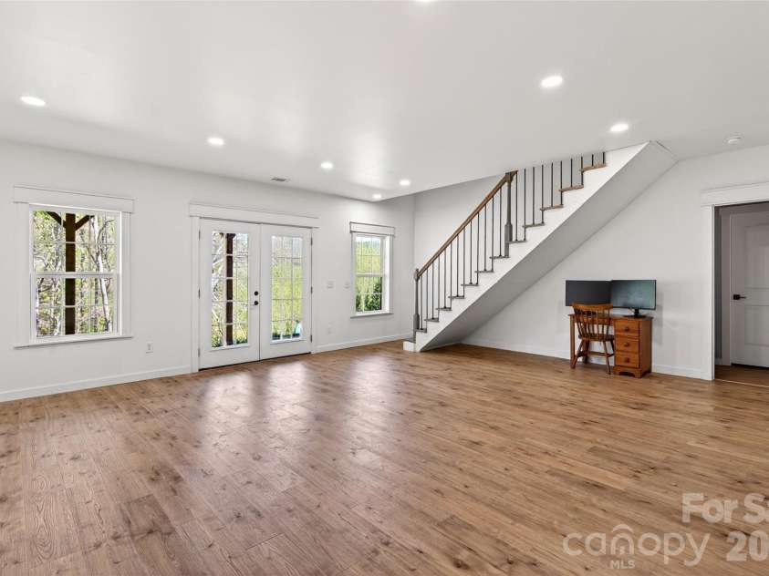 515 Marble Mine Road, Bakersville, NC 28705.  MLS# CAR4374964, YatesRealty ID 16023. 