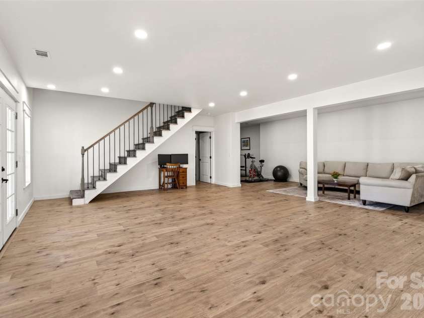 515 Marble Mine Road, Bakersville, NC 28705.  MLS# CAR4374964, YatesRealty ID 16023. 