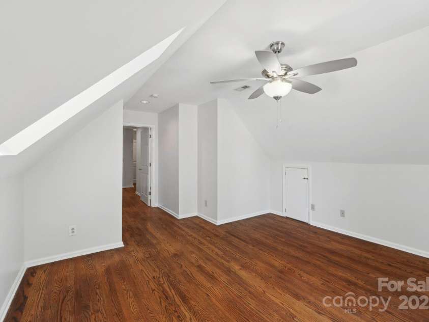 545 Dilworth Mews Court, Charlotte, NC 28203.  MLS# CAR4237335, YatesRealty ID 16023. Level 3 Bedroom (or Hobby Room or Hang-out or Fitness Room)