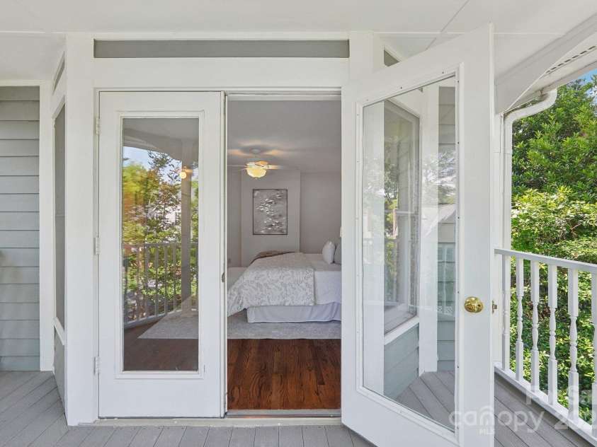 545 Dilworth Mews Court, Charlotte, NC 28203.  MLS# CAR4237335, YatesRealty ID 16023. Primary suite has its own balcony.  Dreamy!