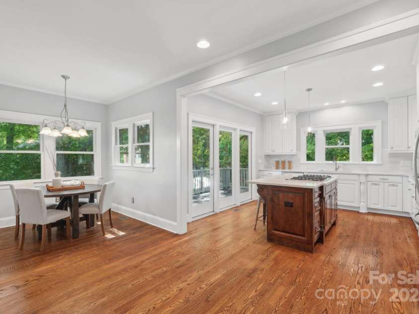 545 Dilworth Mews Court, Charlotte, NC 28203.  MLS# CAR4237335, YatesRealty ID 16023. Spacious kitchen.  The heart of the home