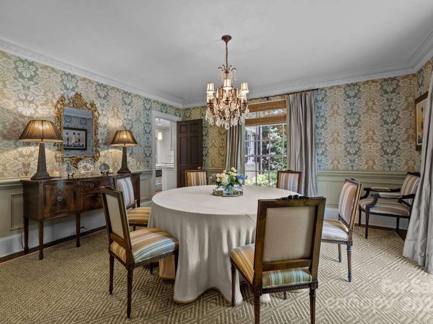 640 Colville Road, Charlotte, NC 28207.  MLS# CAR4264797, YatesRealty ID 16025. 