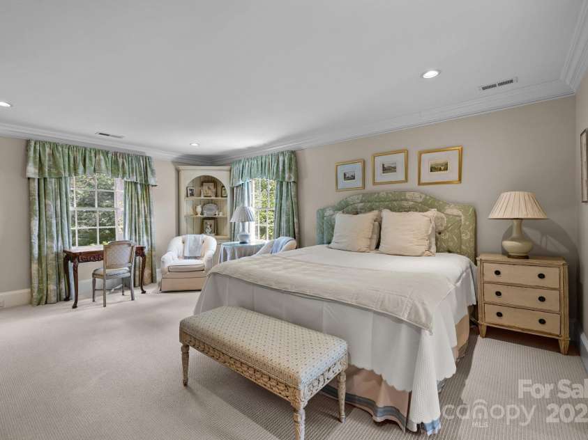 640 Colville Road, Charlotte, NC 28207.  MLS# CAR4264797, YatesRealty ID 16025. 