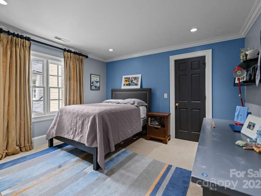 640 Colville Road, Charlotte, NC 28207.  MLS# CAR4264797, YatesRealty ID 16025. 