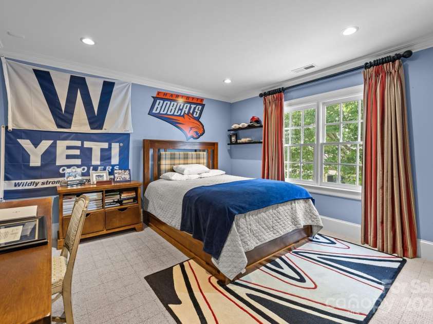 640 Colville Road, Charlotte, NC 28207.  MLS# CAR4264797, YatesRealty ID 16025. 