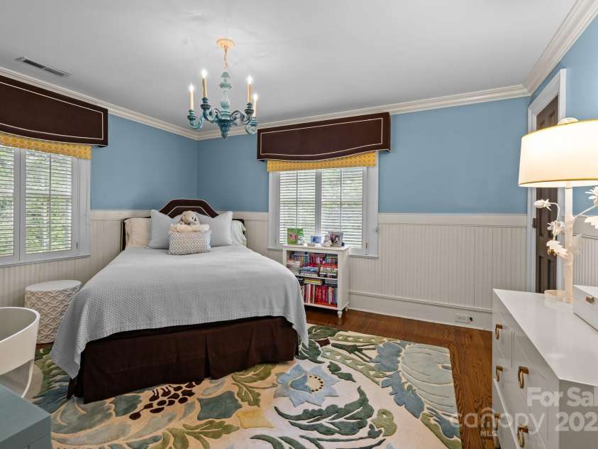 640 Colville Road, Charlotte, NC 28207.  MLS# CAR4264797, YatesRealty ID 16025. 