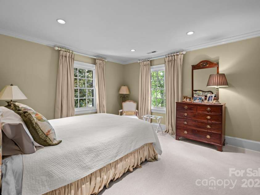 640 Colville Road, Charlotte, NC 28207.  MLS# CAR4264797, YatesRealty ID 16025. 