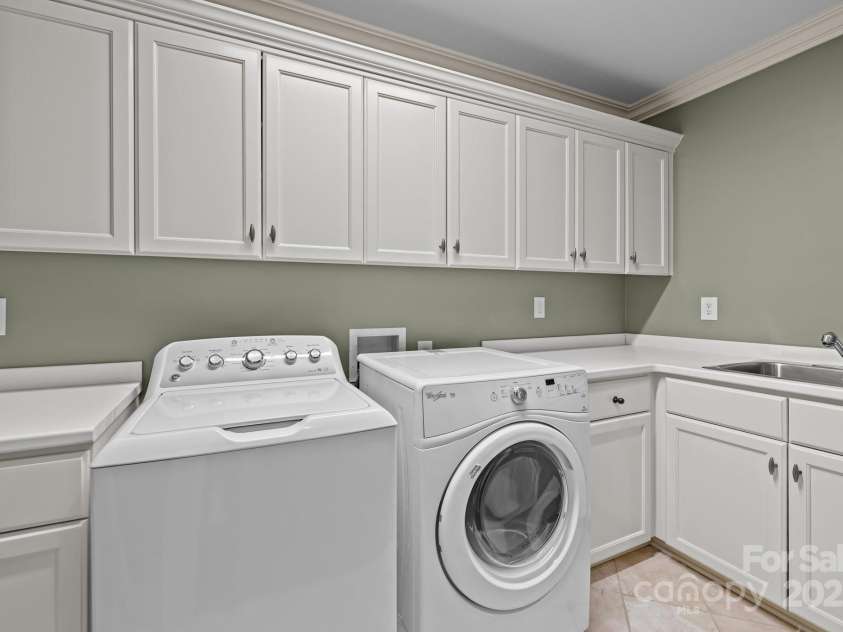 640 Colville Road, Charlotte, NC 28207.  MLS# CAR4264797, YatesRealty ID 16025. 