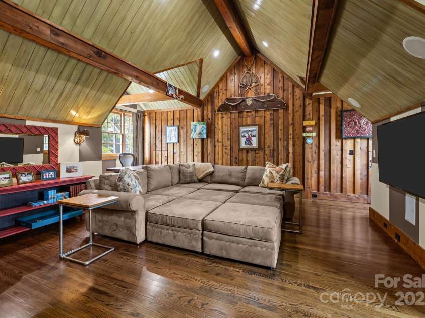 640 Colville Road, Charlotte, NC 28207.  MLS# CAR4264797, YatesRealty ID 16025. 