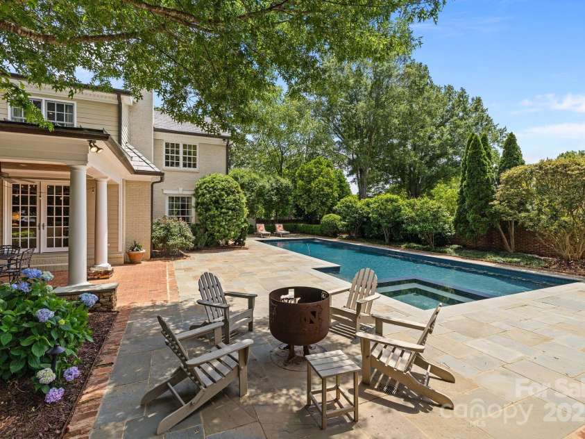 640 Colville Road, Charlotte, NC 28207.  MLS# CAR4264797, YatesRealty ID 16025. 