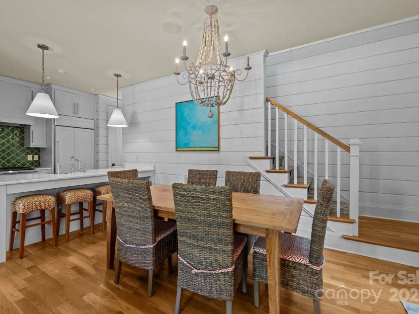 640 Colville Road, Charlotte, NC 28207.  MLS# CAR4264797, YatesRealty ID 16025. 