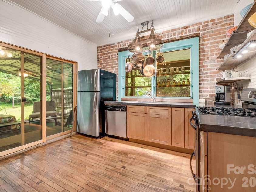 257 Henderson Drive, Hot Springs, NC 28743.  MLS# CAR4281408, YatesRealty ID 16027. 