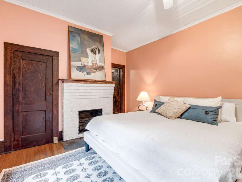 257 Henderson Drive, Hot Springs, NC 28743.  MLS# CAR4281408, YatesRealty ID 16027. 