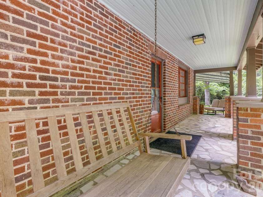 257 Henderson Drive, Hot Springs, NC 28743.  MLS# CAR4281408, YatesRealty ID 16027. 