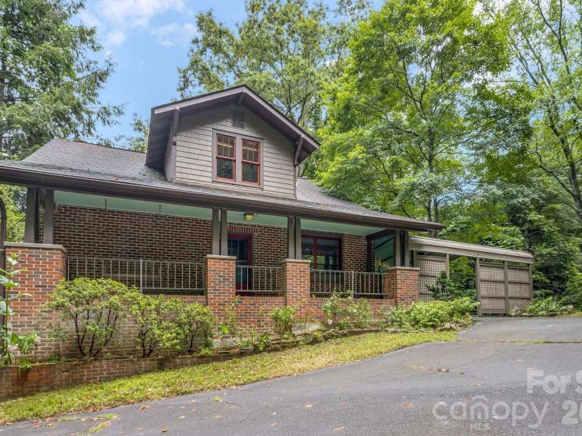 257 Henderson Drive, Hot Springs, NC 28743.  MLS# CAR4281408, YatesRealty ID 16027. 