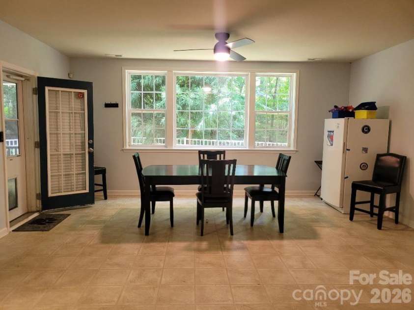 1261 Brough Hall Drive, Waxhaw, NC 28173.  MLS# CAR4369282, YatesRealty ID 16028. 