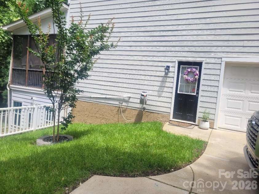 1261 Brough Hall Drive, Waxhaw, NC 28173.  MLS# CAR4369282, YatesRealty ID 16028. 