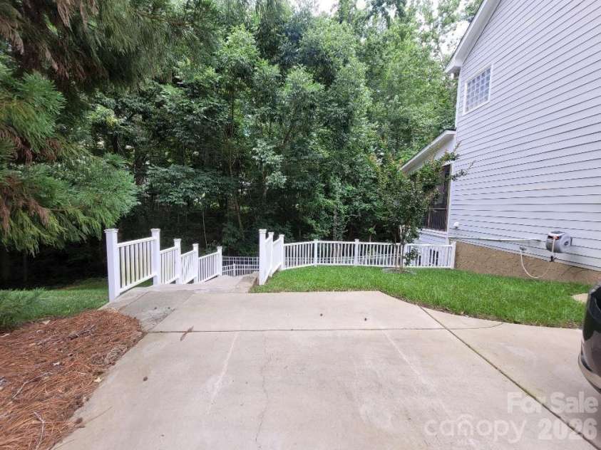 1261 Brough Hall Drive, Waxhaw, NC 28173.  MLS# CAR4369282, YatesRealty ID 16028. 