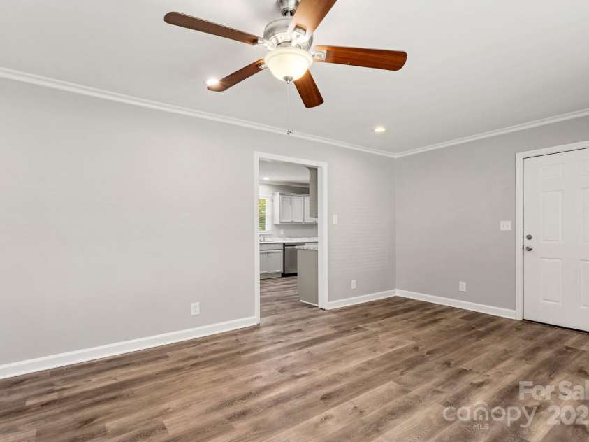 2322 Hedgewood Circle, Gastonia, NC 28052.  MLS# CAR4253048, YatesRealty ID 16028. 