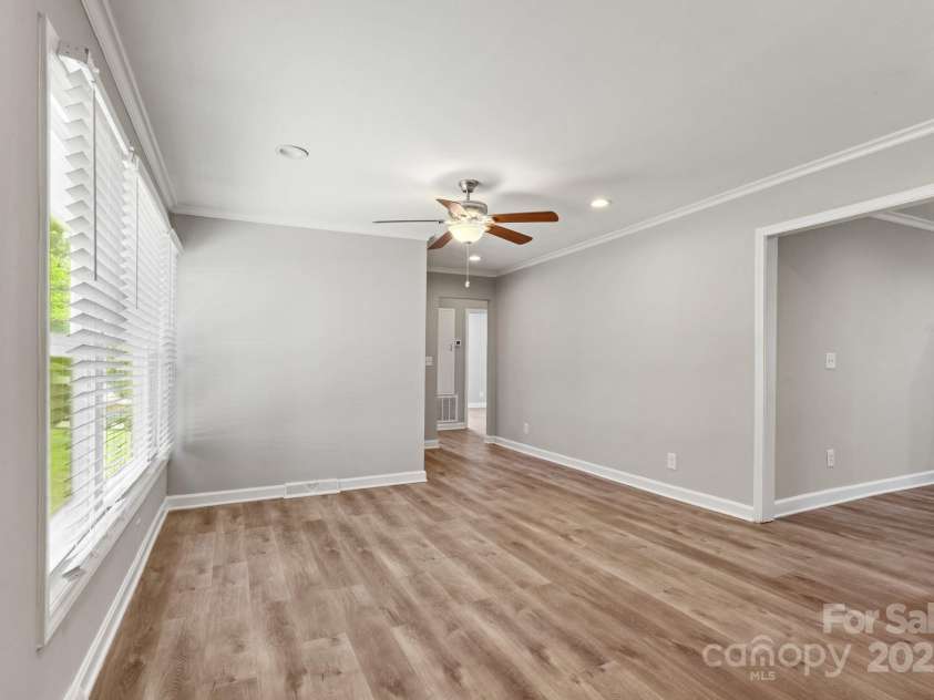 2322 Hedgewood Circle, Gastonia, NC 28052.  MLS# CAR4253048, YatesRealty ID 16028. 