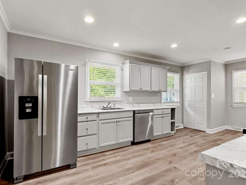2322 Hedgewood Circle, Gastonia, NC 28052.  MLS# CAR4253048, YatesRealty ID 16028. 